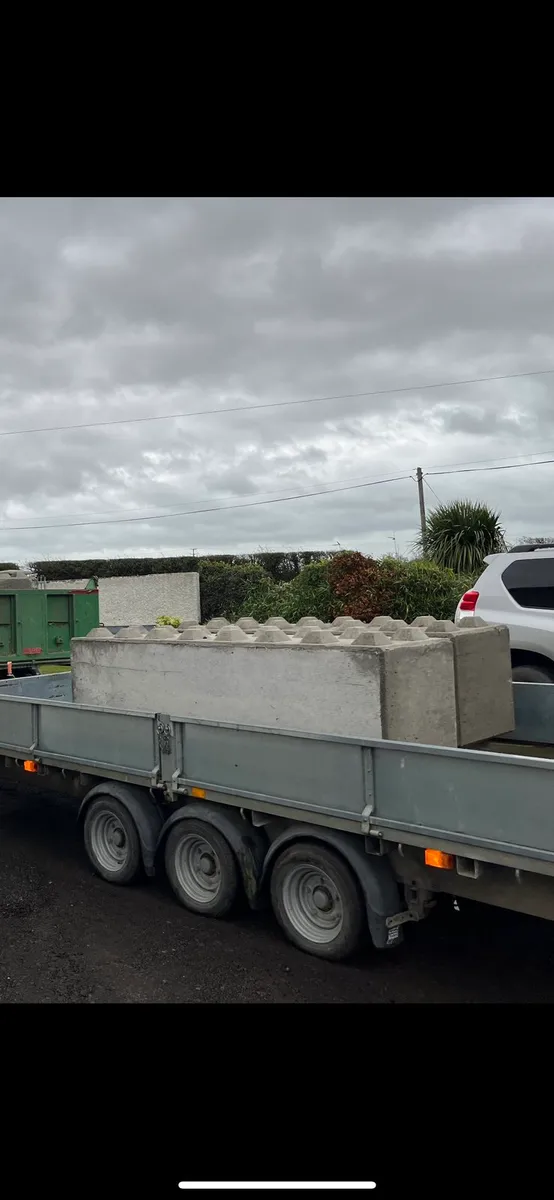 2 TONNE BLOCKS - Image 1