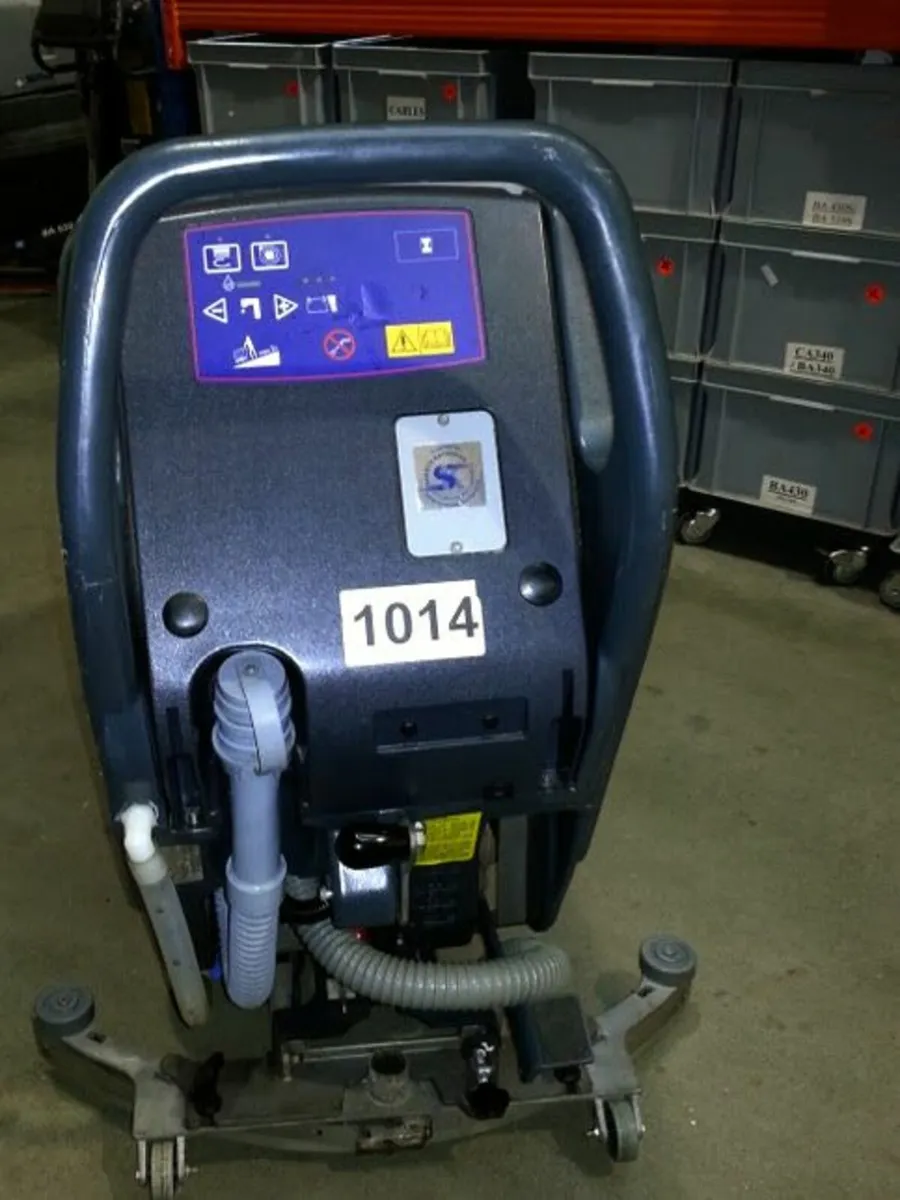 Nilfisk BA451 scrubber dryer secondhand - Image 2