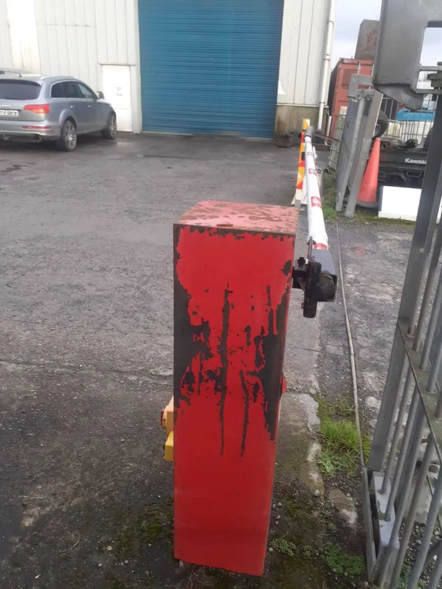 Lift barrier wanted - Image 3