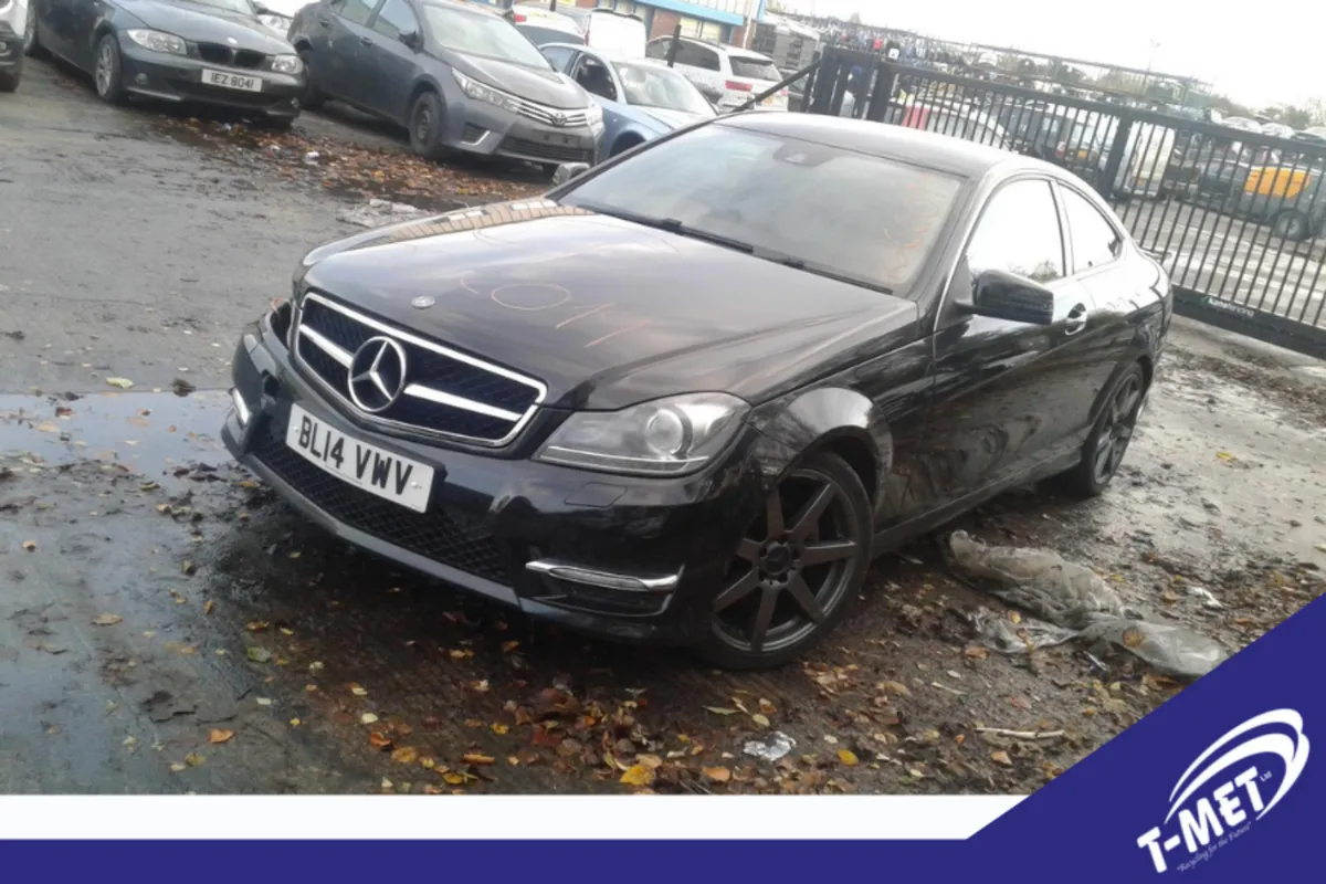 Mercedes-Benz C-Class, 2014 BREAKING FOR PARTS - Image 1