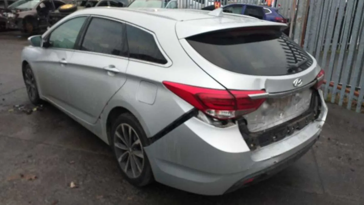 15 HYUNDAI I40  1.7D FOR BREAKING - Image 3