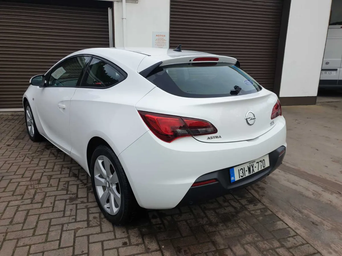Opel Astra, 2013 Gtc Sport - Image 2