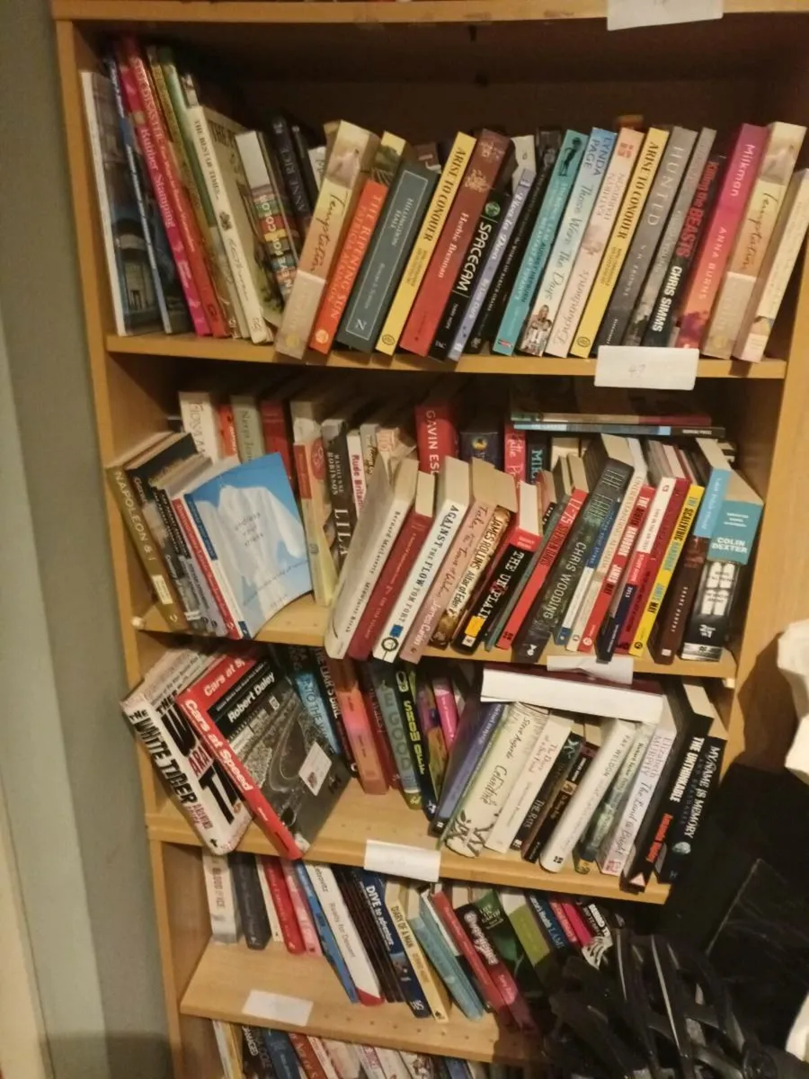 BOOKS - Image 3