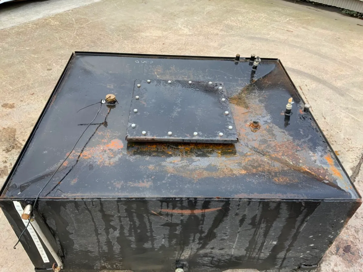 1200 litre...FUEL BOWSER / STORAGE CUBE .......630 - Image 2