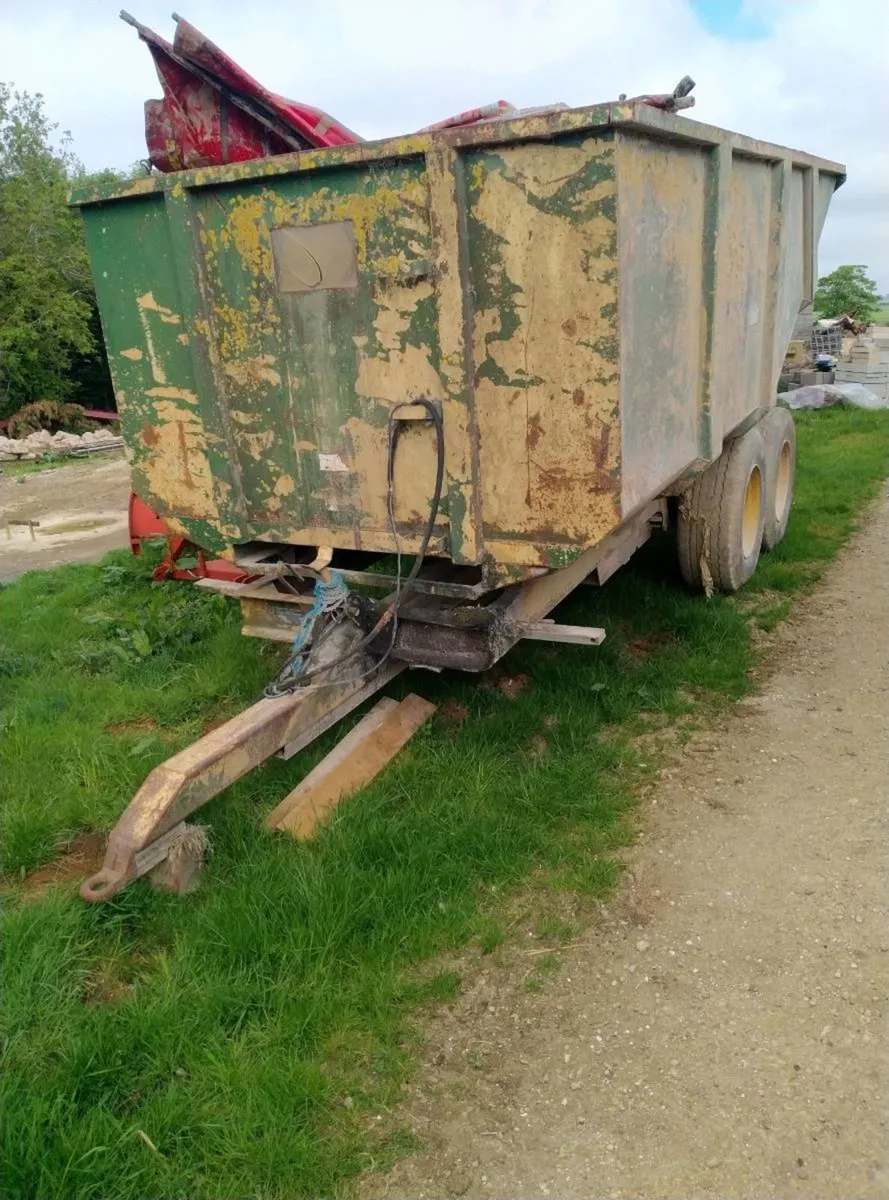 Dump trailer high tip twin axle