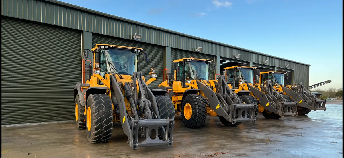 VOLVO L120H Choice of 4 Machines - Image 3