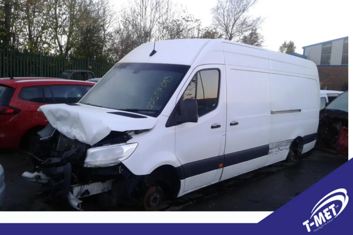 Mercedes-Benz Sprinter, 2018 BREAKING FOR PARTS - Image 1