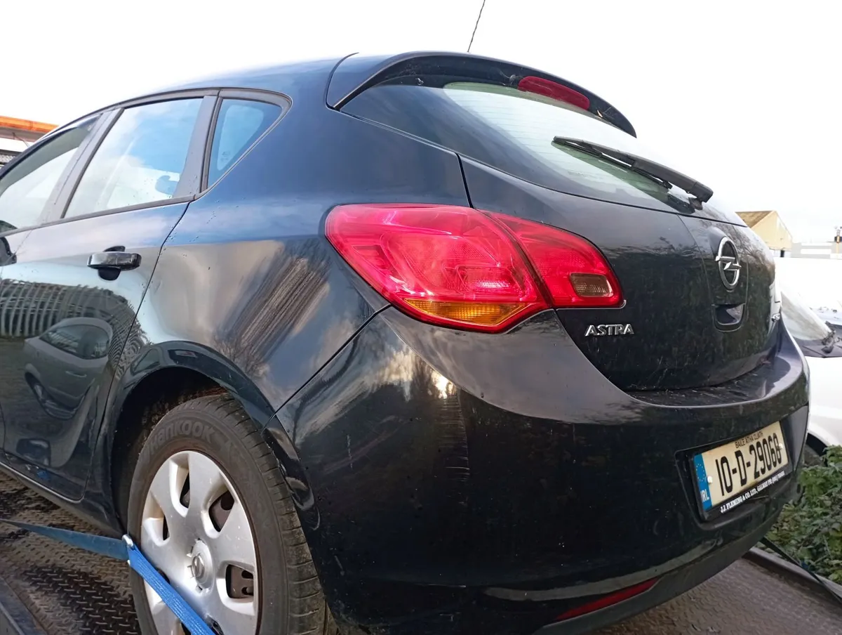 Opel Astra 1.3 diesel 2011 for breaking only - Image 2