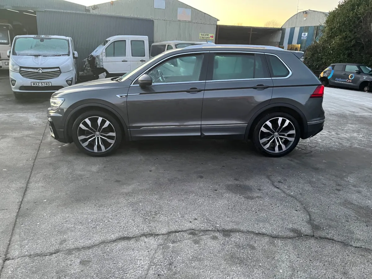 2018 VW Tiguan 2.0 R Line 4 Motion Auto - Image 4