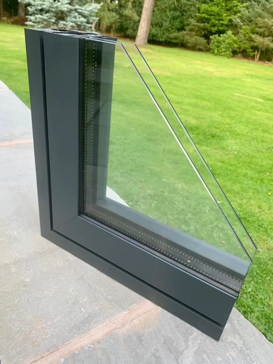 Flush casement aluminium windows - Image 1