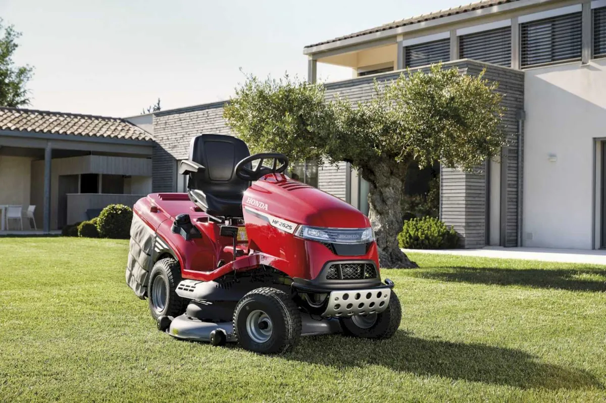 Honda Lawnmowers - FREE Delivery - Image 3