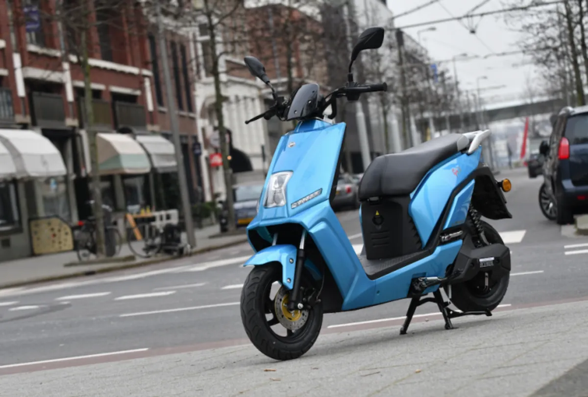 ELECTRIC LIFAN LF1200 MOPED MOTO4U