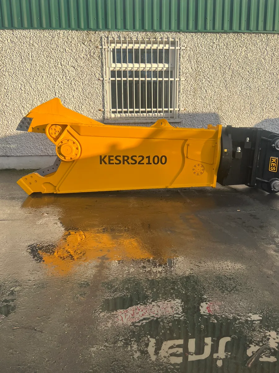 KES Hydraulic Steel Shear For Sale. - Image 1