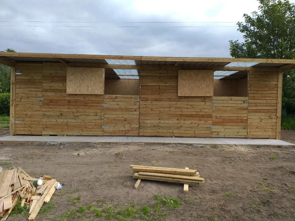 Stables And Field Shelters - Image 2