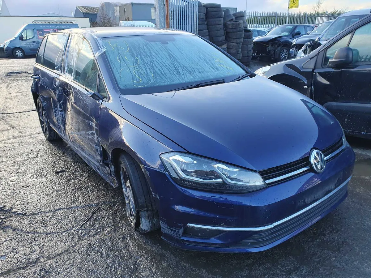 19 VOLKSWAGEN GOLF  1.6 TDI FOR BREAKING - Image 2