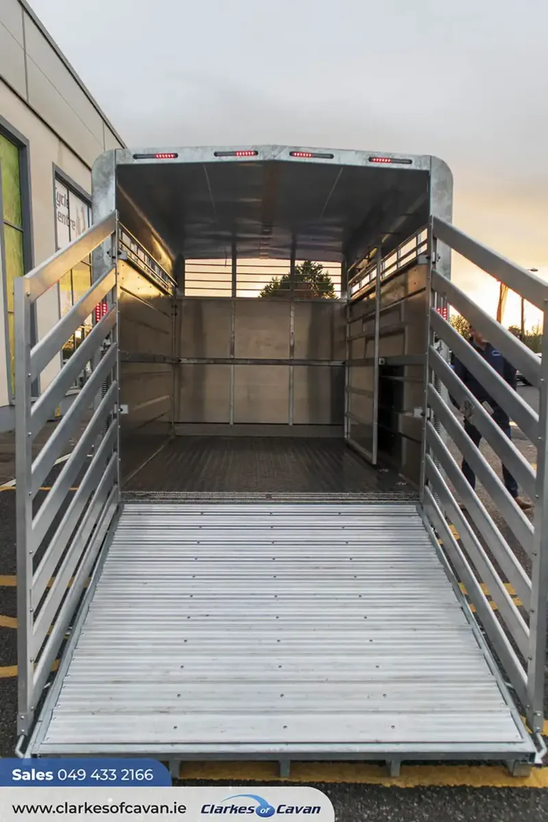 Mtec 12ft x 6ft Livestock Trailer - Image 2