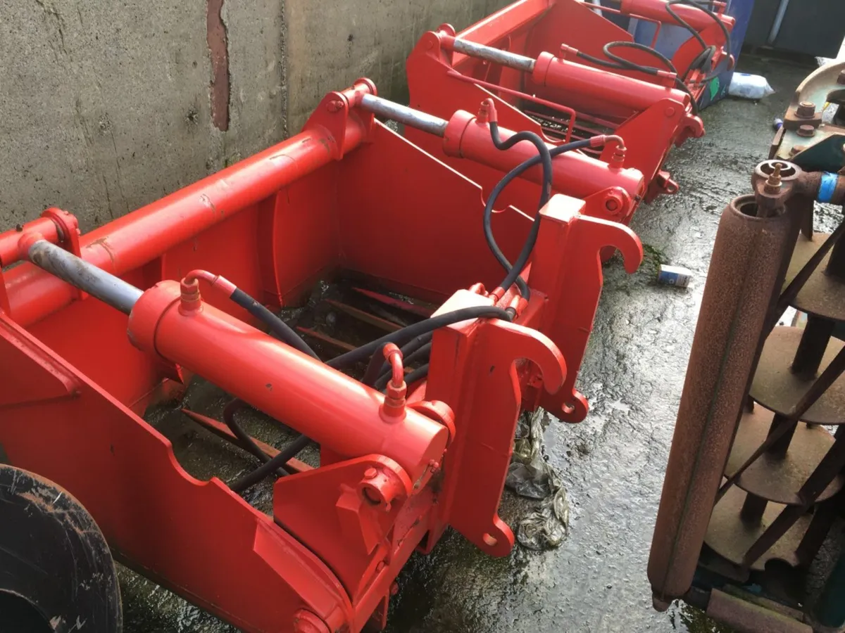 Shear Grabs - Image 1