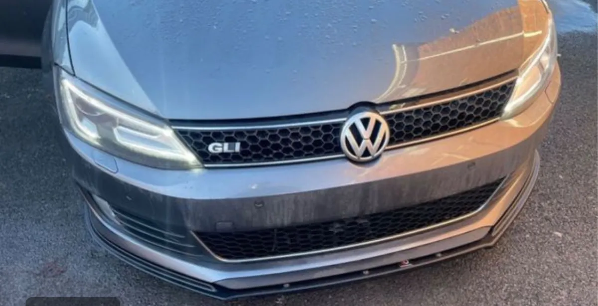 Vw jetta gli front bumpers