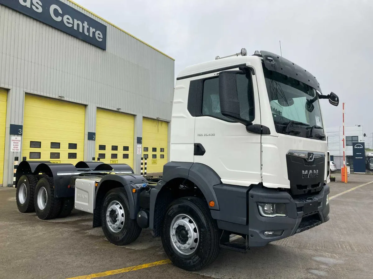 MAN TGS 35.440 8x4 Chassis Cab - Image 2