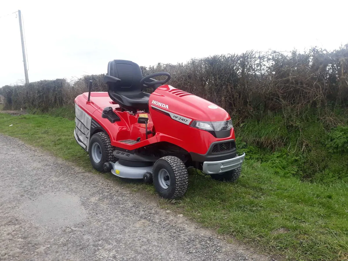 HONDA HF 2417 RIDE ON LAWNMOWER