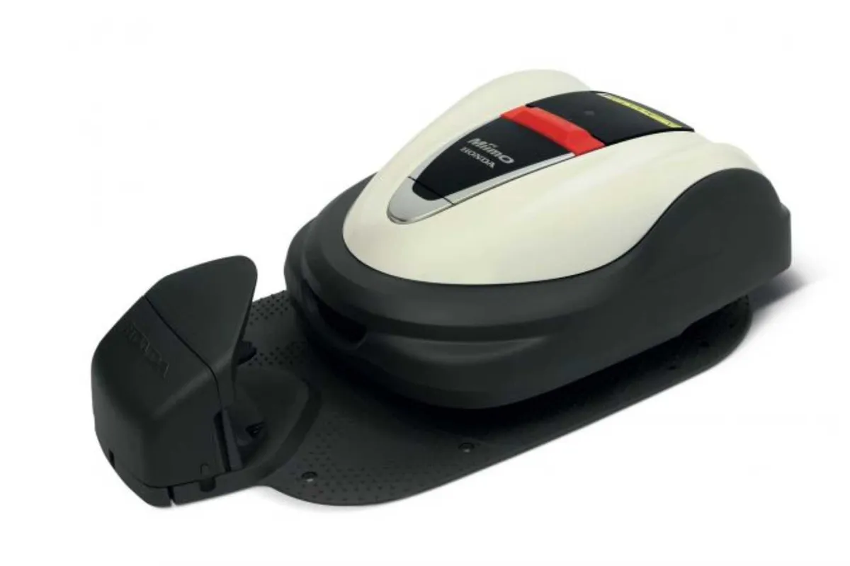 Honda HRM3000 Robotic Mower & Installation Kit - Image 1