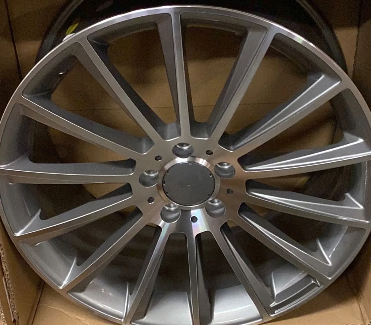 19” Mercedes’ c e class alloys and tyres 5x112