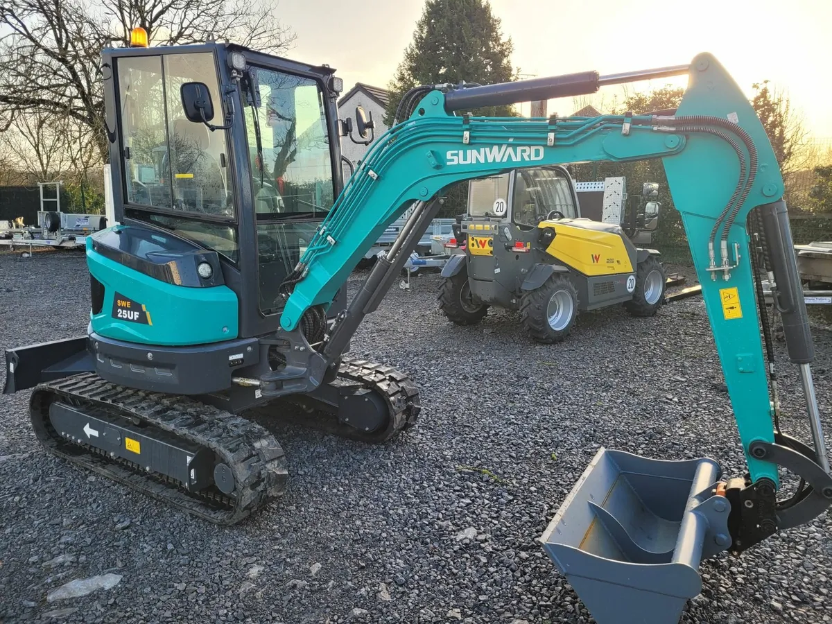 NEW SUNWARD  2.5 TON   MINI DIGGER - Image 3