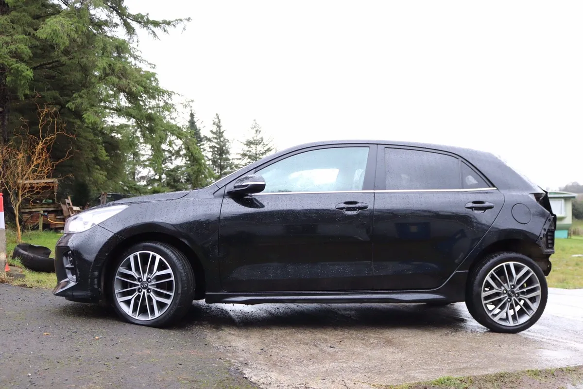 2020 Kia Rio GT-Line S Edition breaking for parts