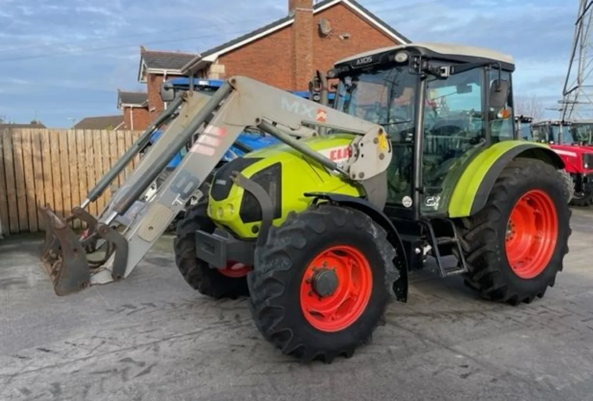 2011 - Claas 340 Axos CX With MX T8 Loader