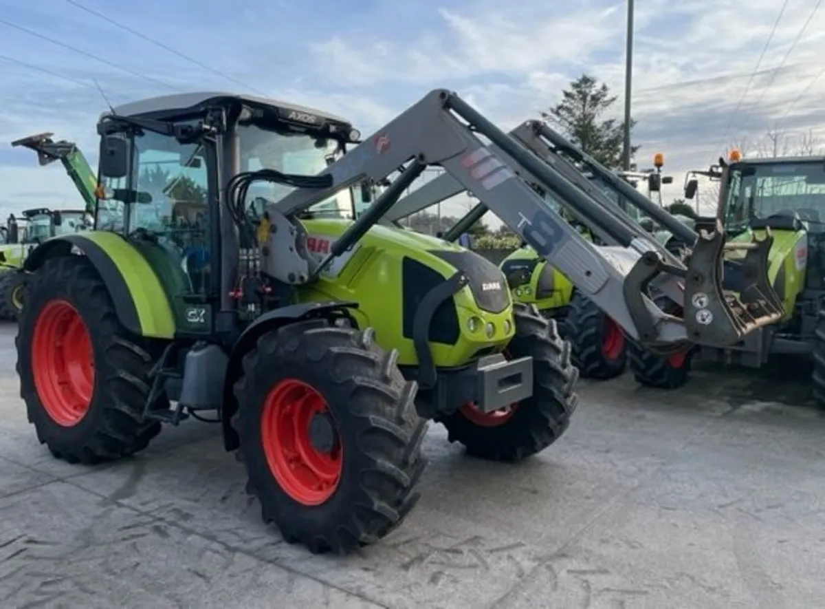 2011 - Claas 340 Axos CX With MX T8 Loader - Image 2