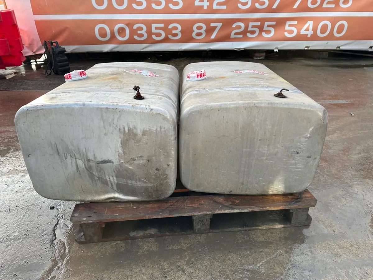 Lorry truck diesel fuel  tank