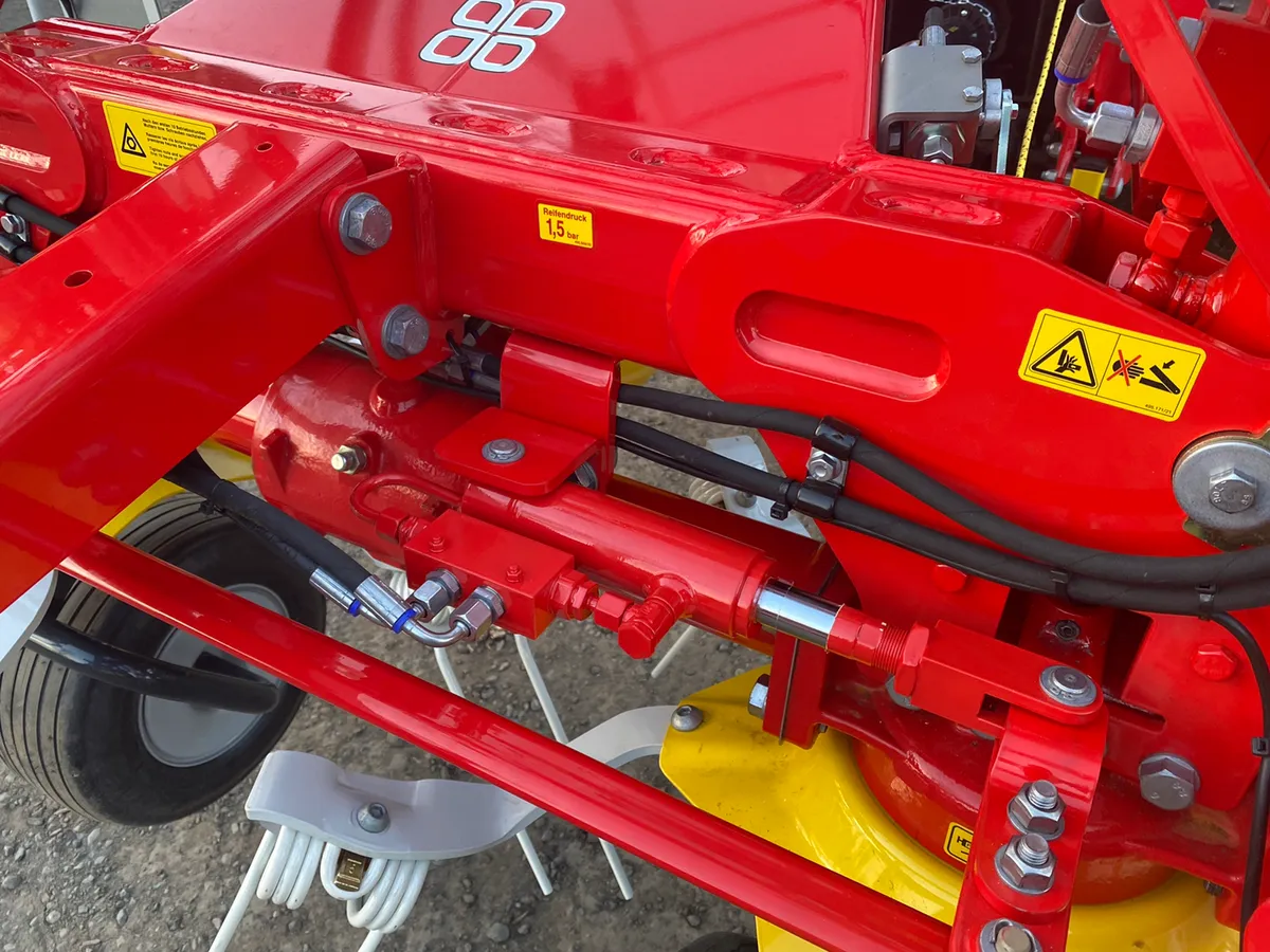 New Pottinger HIT8.81 Tedders - Image 4