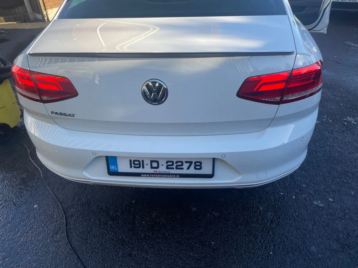 Vw Passat boot spoiler gloss Black - Image 2