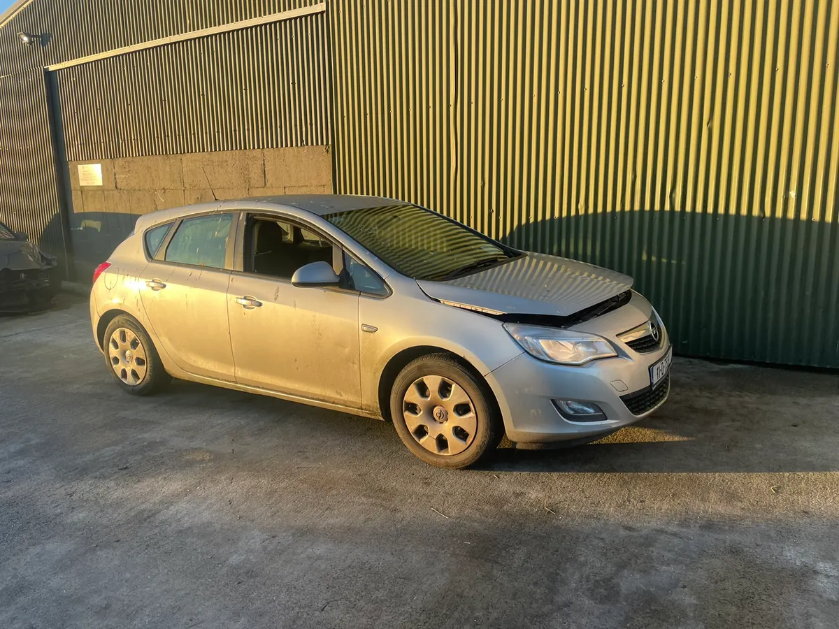 2011 opel Astra 1.3 cdti 95bhp for dismantling