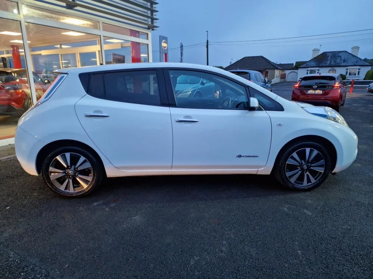 Nissan Leaf 30kw Sve  Top of the Range - Image 2