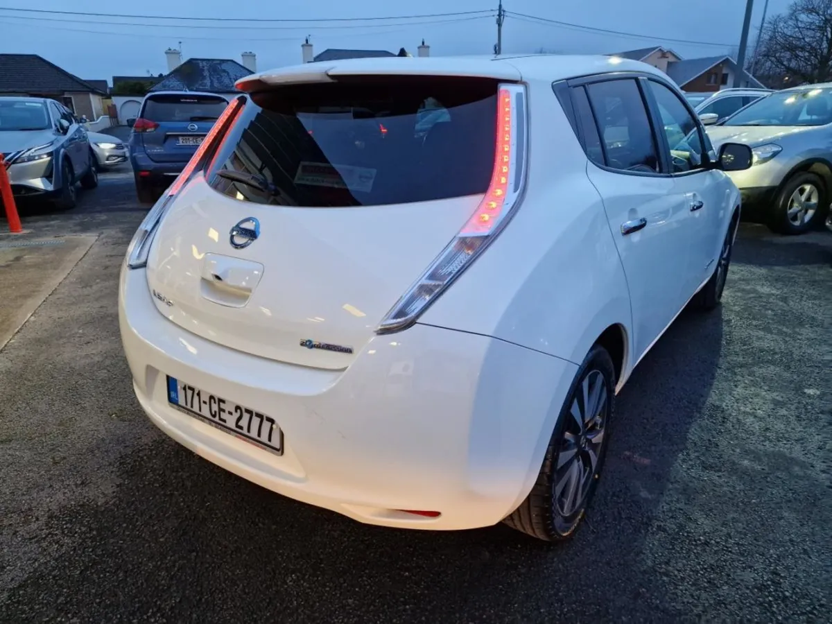 Nissan Leaf 30kw Sve  Top of the Range - Image 3