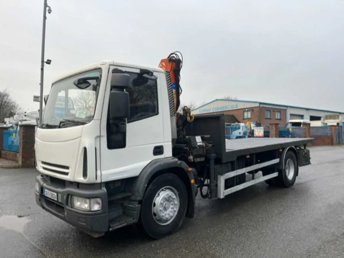 08 iveco 180e25 18 ton 20ft flat with crane