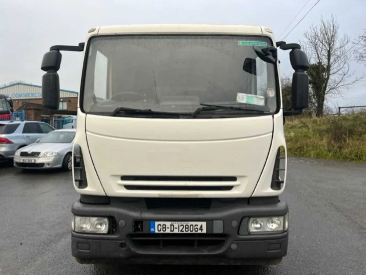 08 iveco 180e25 18 ton 20ft flat with crane - Image 2