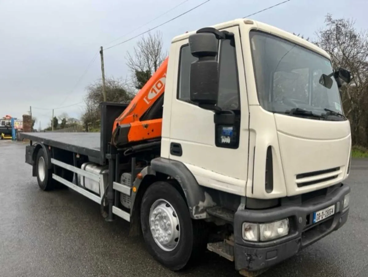 08 iveco 180e25 18 ton 20ft flat with crane - Image 3