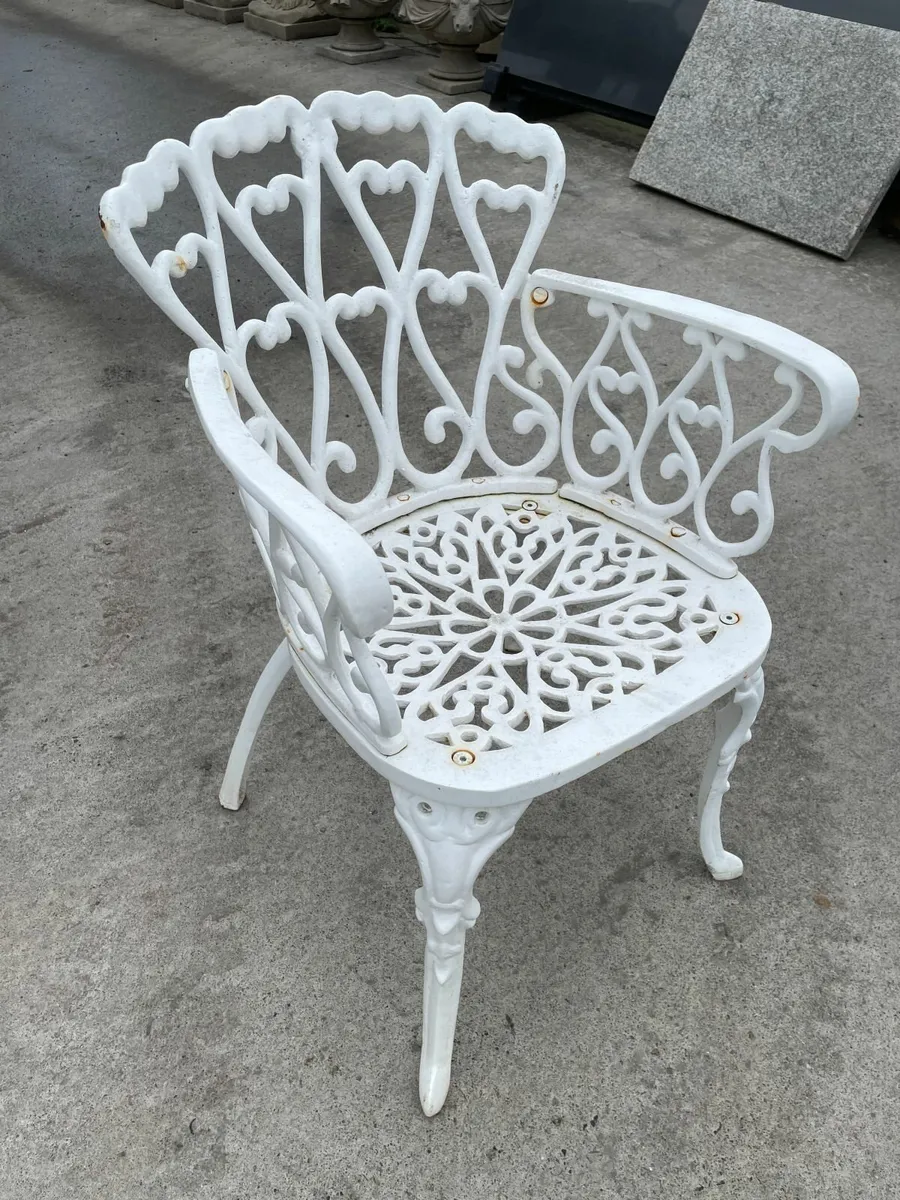 Cast iron garden chairs - Image 2