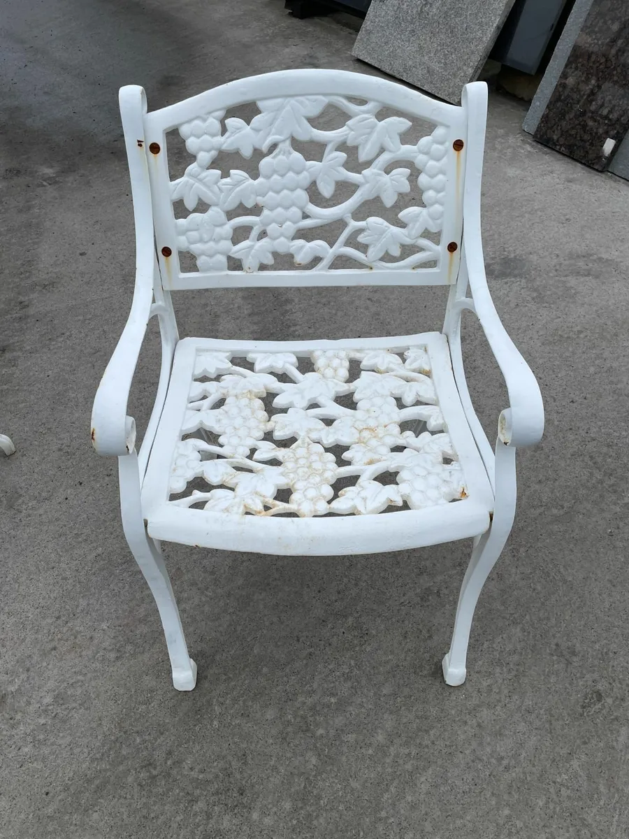 Cast iron garden chairs - Image 3