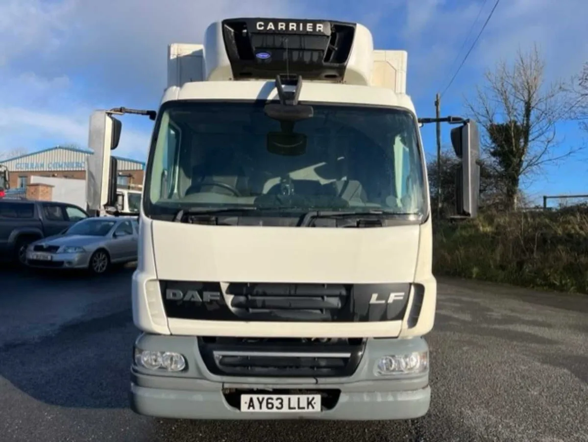 2013 daf lf 55 180 14 ton fridge with barn doors - Image 2