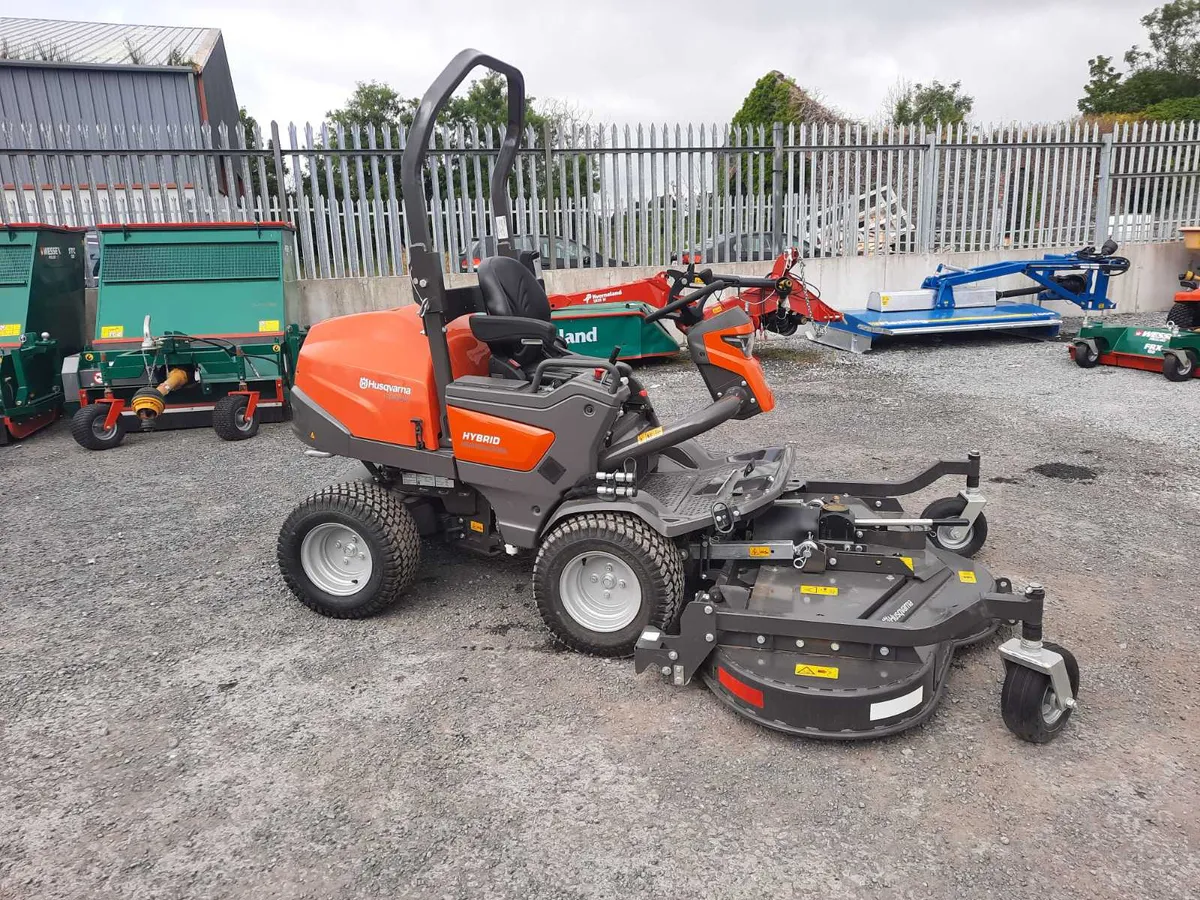 Demo Husqvarna P535hx hybrid mower - Image 2