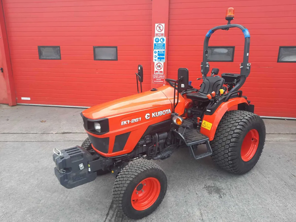 Kubota EK1-261 compact tractor - Image 3