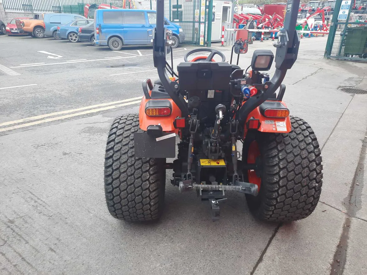 Kubota EK1-261 compact tractor - Image 4