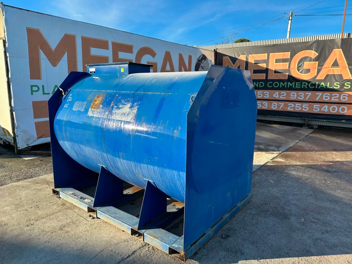 ** 2500 LTR MAIN  BUNDED FUEL BOWSER TANK..900 - Image 1