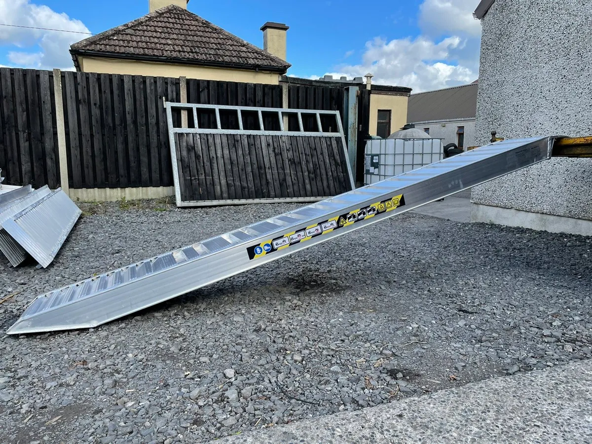 3.5 meter Aluminium loading ramps 8.5 ton capacity