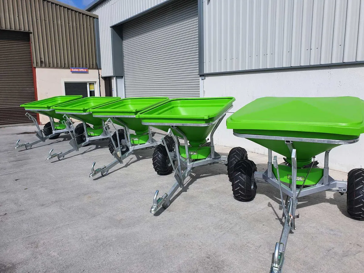 Quad Fertilizer spreaders - Image 1