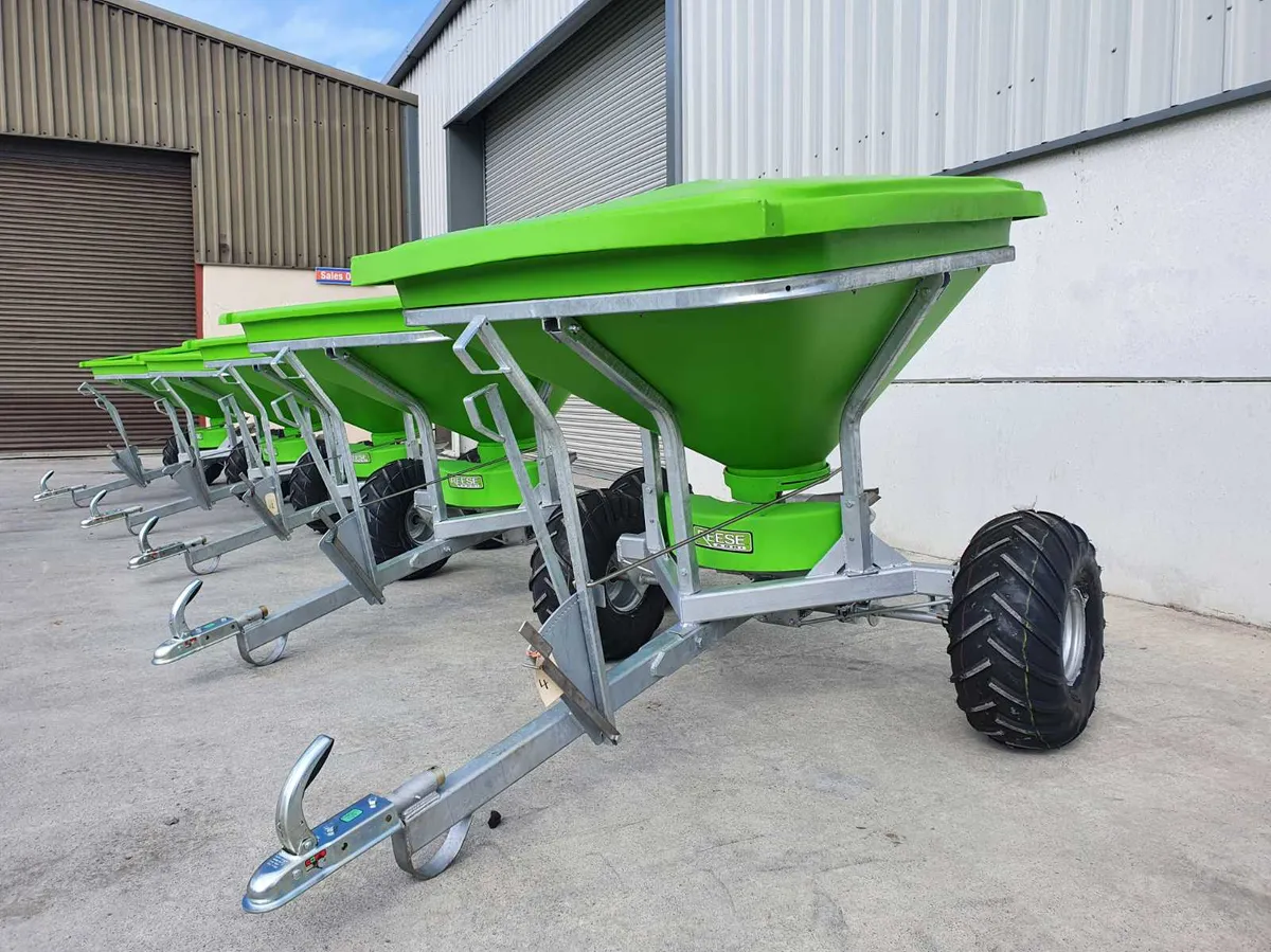 Quad Fertilizer spreaders - Image 2