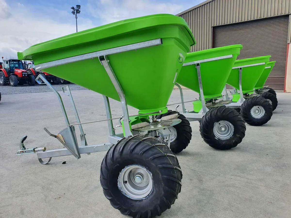 Quad Fertilizer spreaders - Image 3